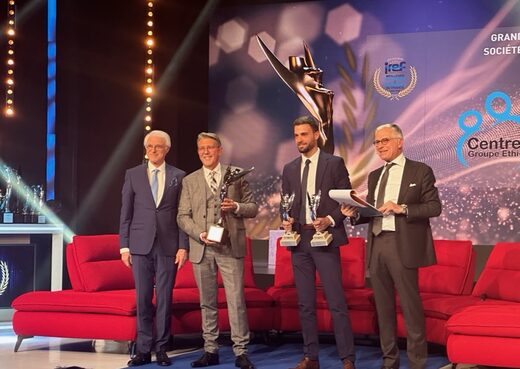 IREF&#x20;d&#x00E9;cerne&#x20;le&#x20;grand&#x20;prix&#x20;sp&#x00E9;cial&#x20;du&#x20;Jury&#x20;de&#x20;la&#x20;soci&#x00E9;t&#x00E9;&#x20;&#x00E0;&#x20;mission&#x20;&#x00E0;&#x20;R&#x00E9;my&#x20;LEGRAND&#x20;&#x2013;&#x20;fondateur&#x20;du&#x20;r&#x00E9;seau&#x20;RNPC